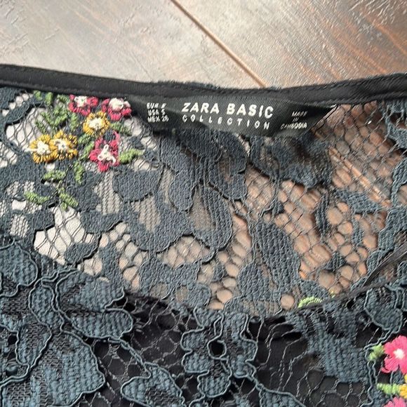 ZARA Basic | Lace top with embroidered flowers - Picture 7 of 8